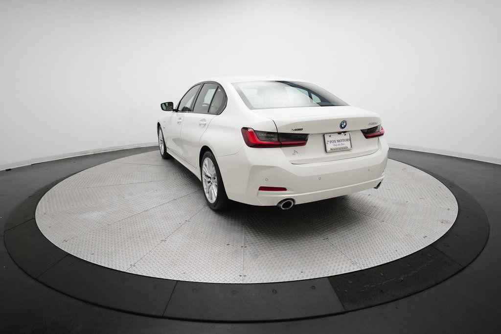 2023 BMW 3 Series 330e - Photo 34