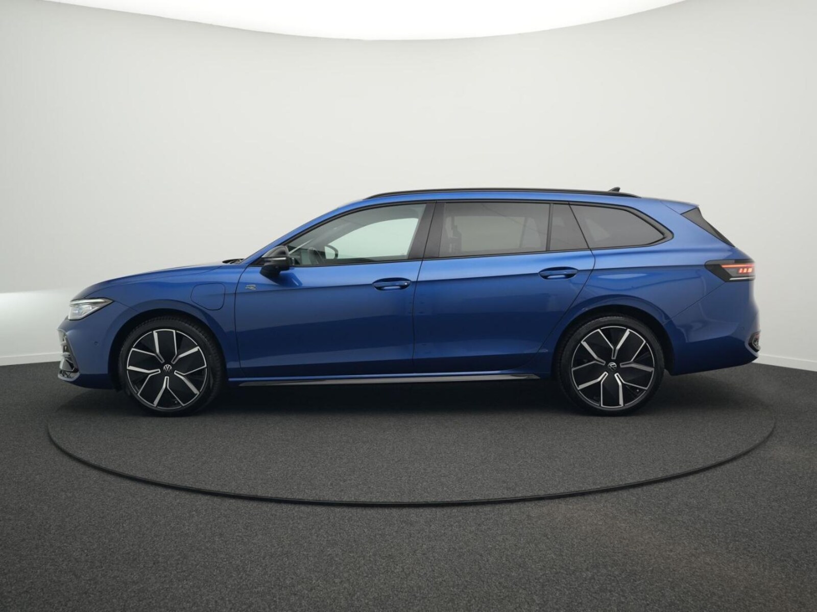 Volkswagen Passat – Bild 13