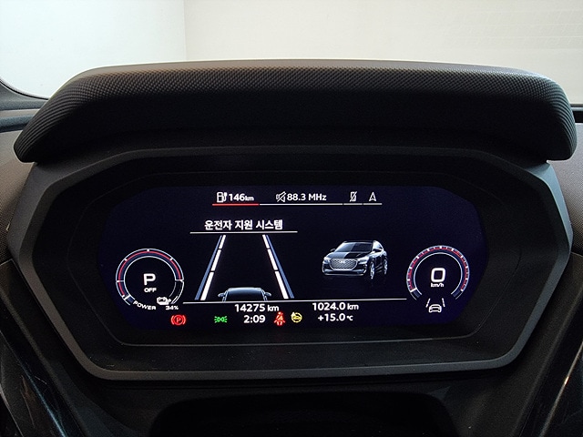 Audi e-tron 40 Premium 150, 00 kW 9