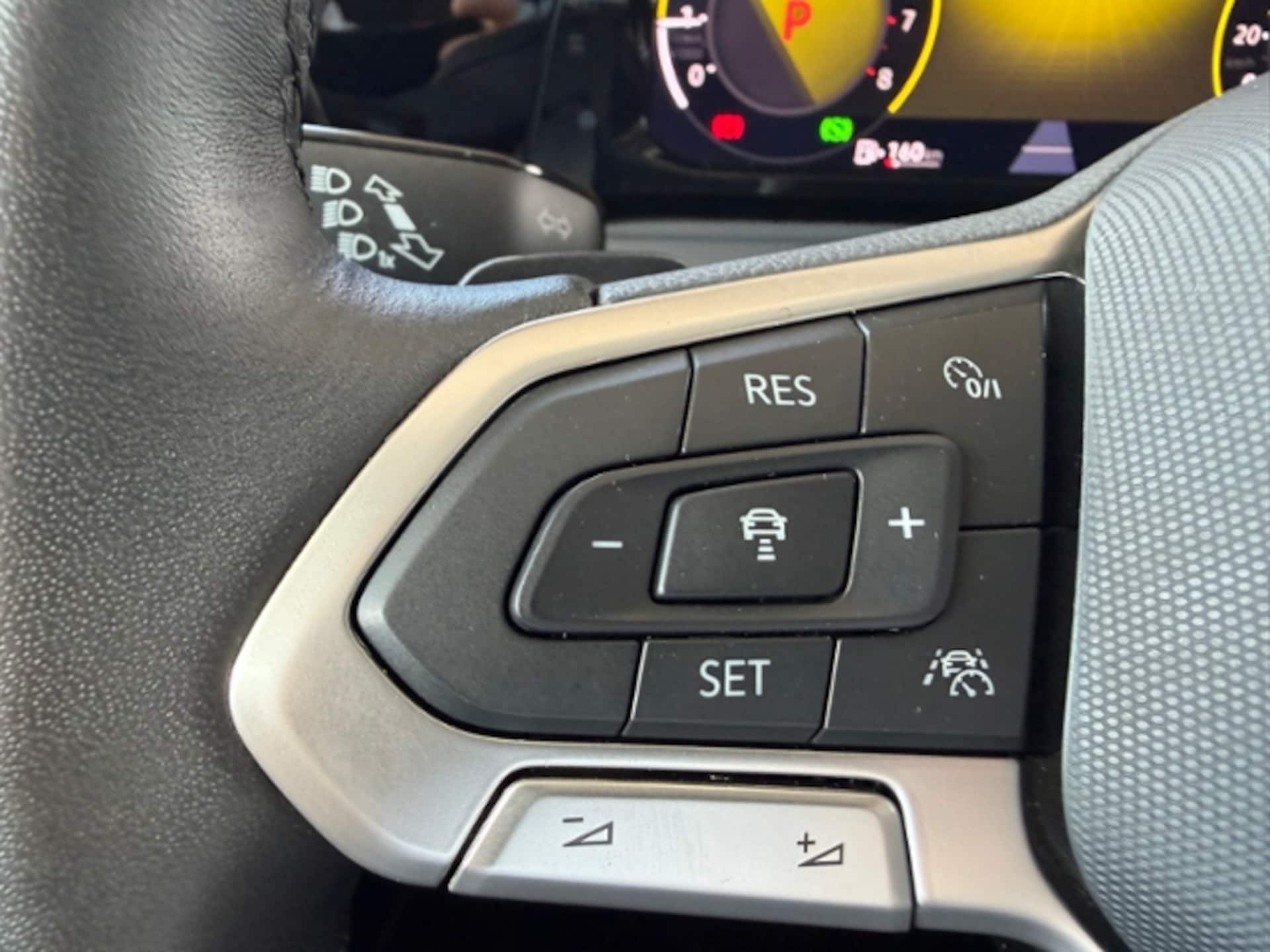 Volkswagen Golf Style