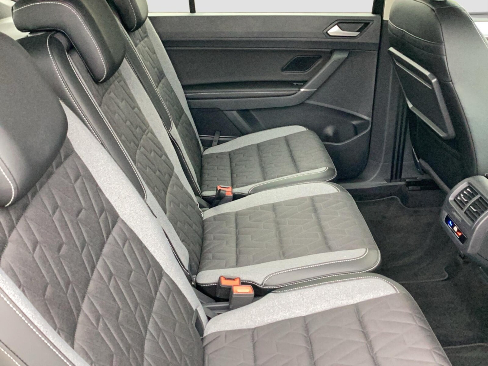 Volkswagen Touran – Bild 12