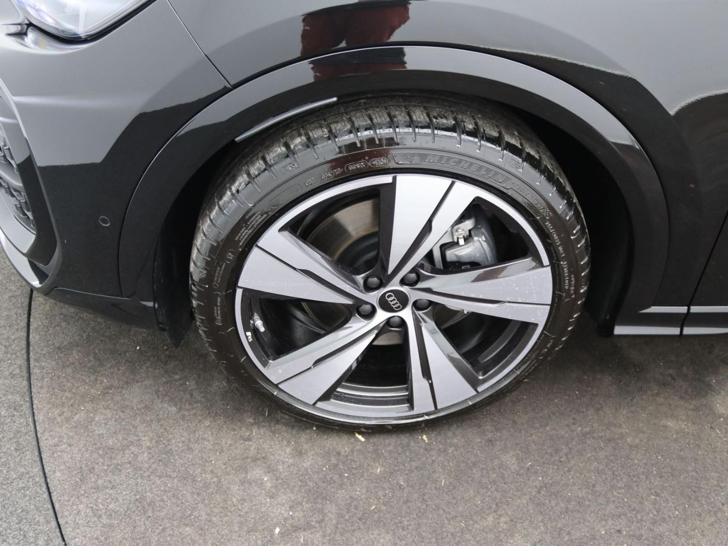 Bild über Audi Q5 SUV TDI quattro 150 kW S tronic - für weitere Informationen kontaktieren Sie den Audi Partner