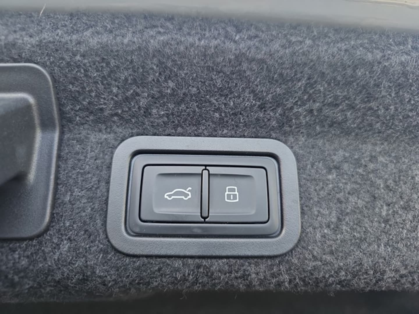 Bild über Audi S6 Limousine TDI quattro tiptronic - für weitere Informationen kontaktieren Sie den Audi Partner
