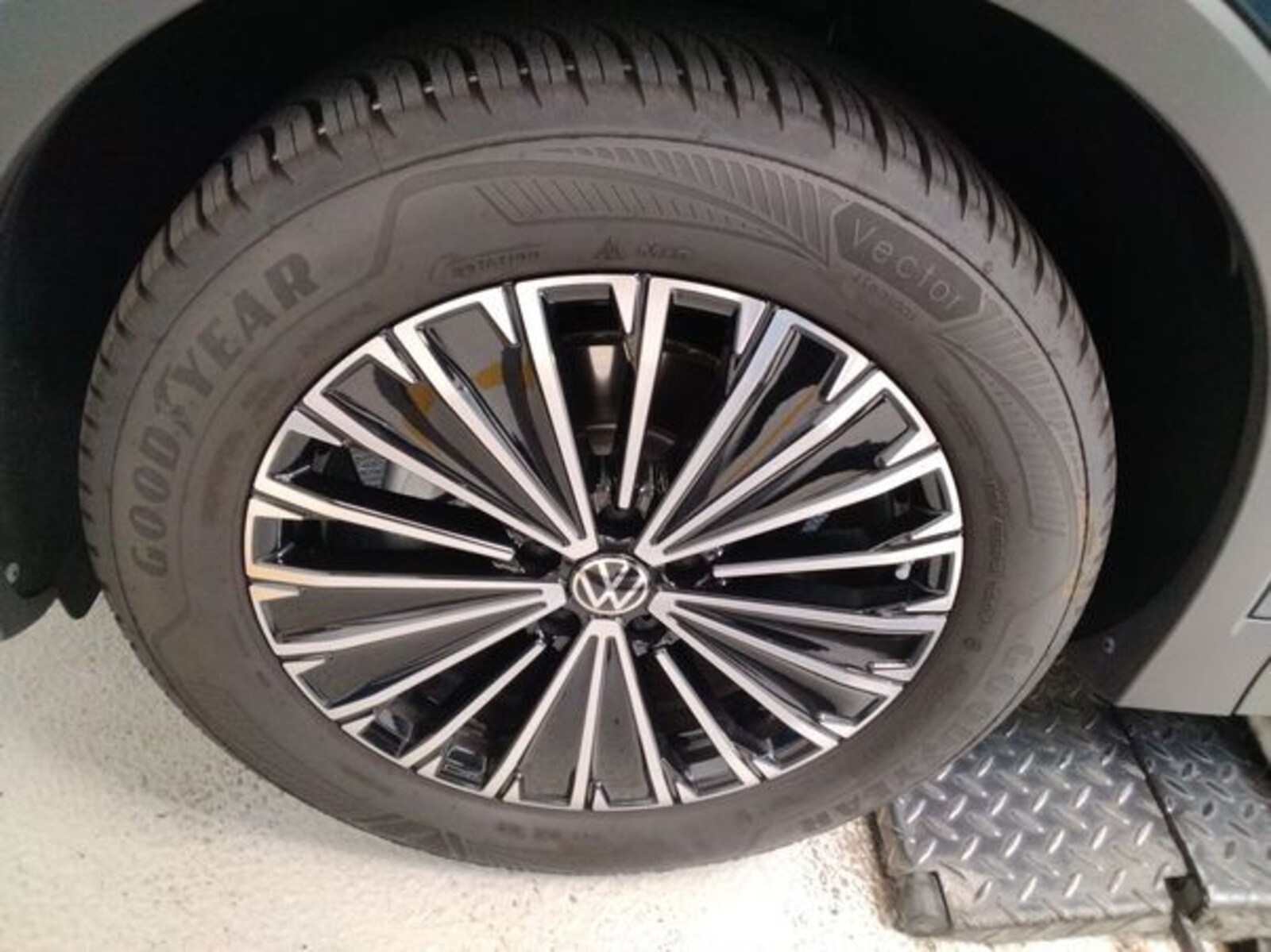 Volkswagen Tiguan – Bild 10