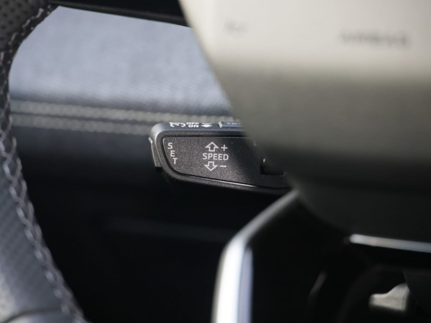Bild über Audi A6 Avant e-tron e-tron - für weitere Informationen kontaktieren Sie den Audi Partner