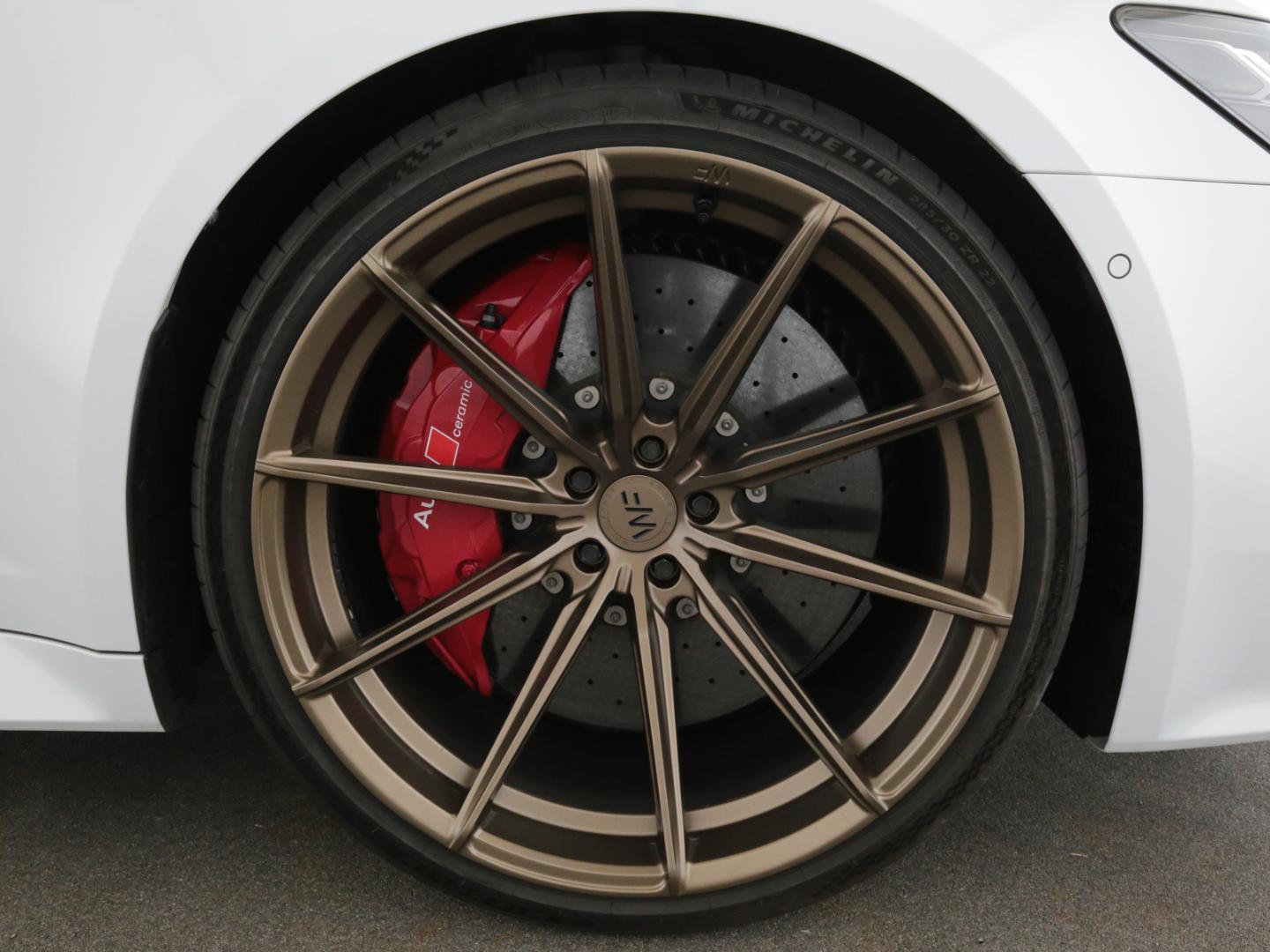 Image about Audi RS 6 Avant performance TFSI quattro tiptronic