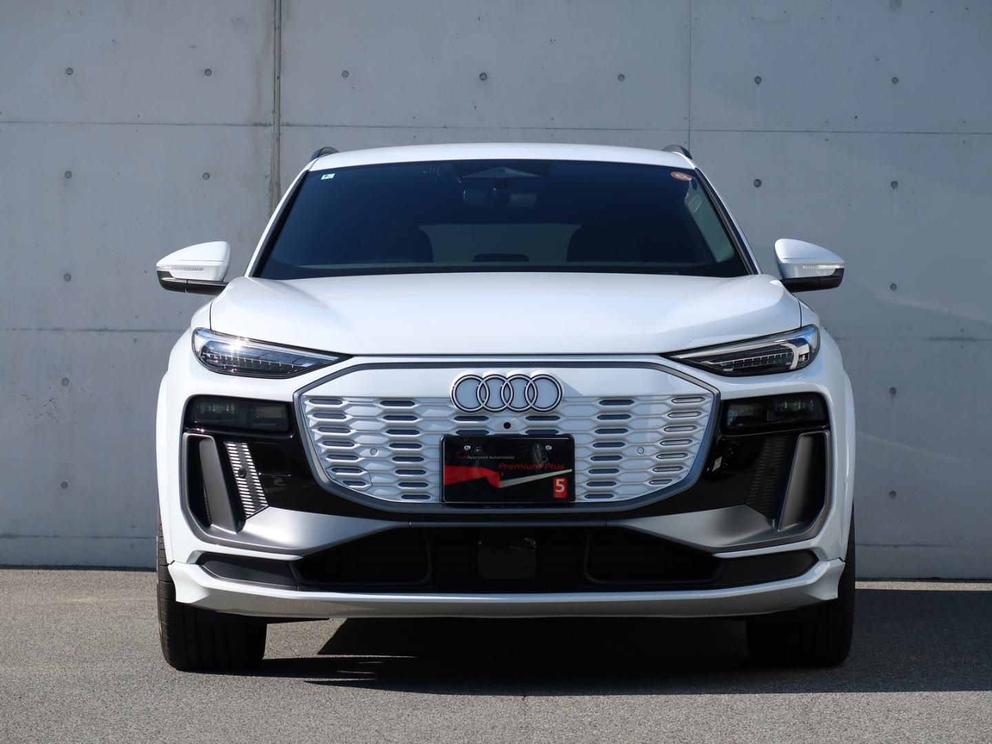 Audi Q6 SUV e-tron quattro advanced for more details contact your dealer