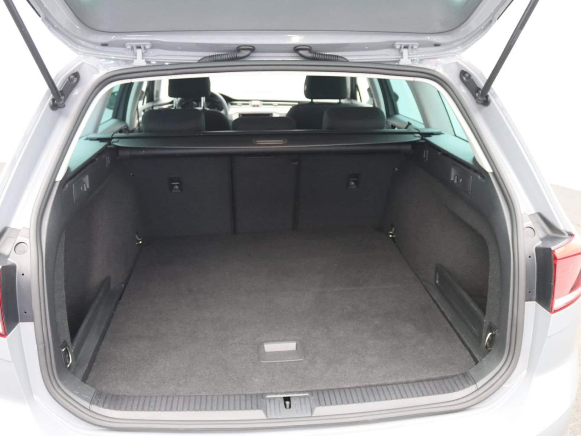 Volkswagen Passat Variant Basis-Modell