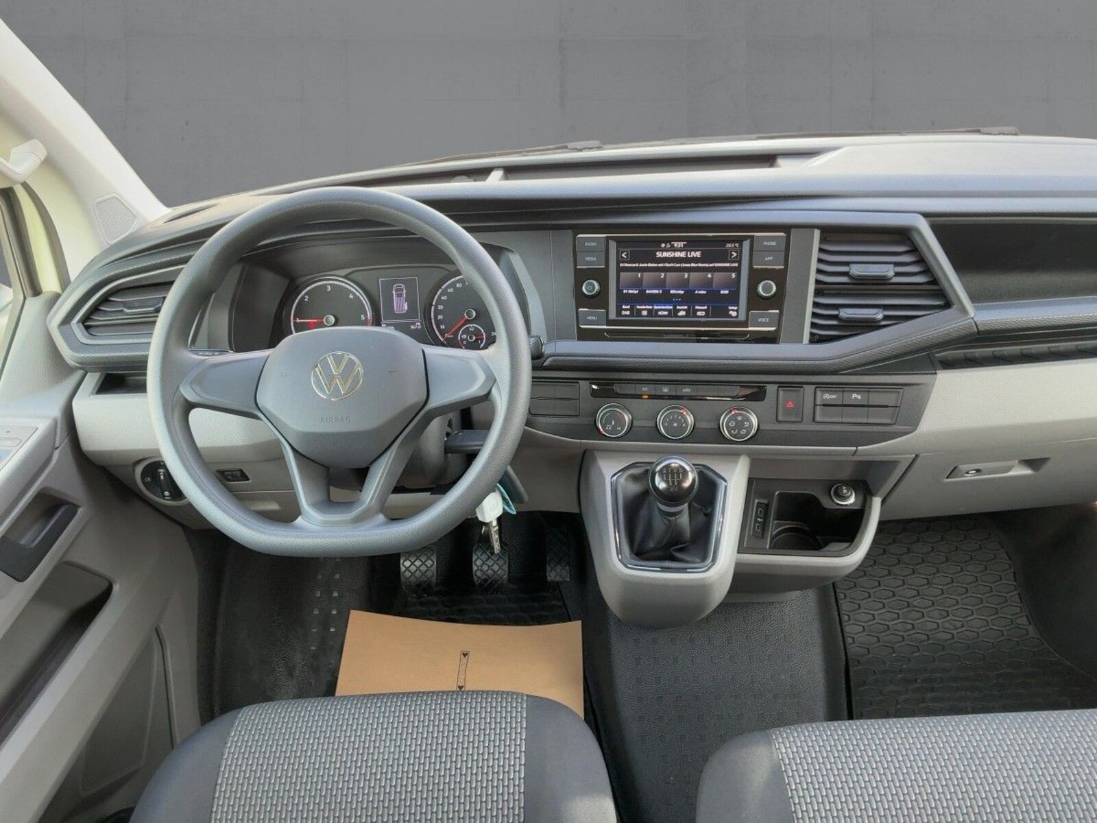 Volkswagen T6.1 Transporter Kombi kurzer Radstand – Bild 8