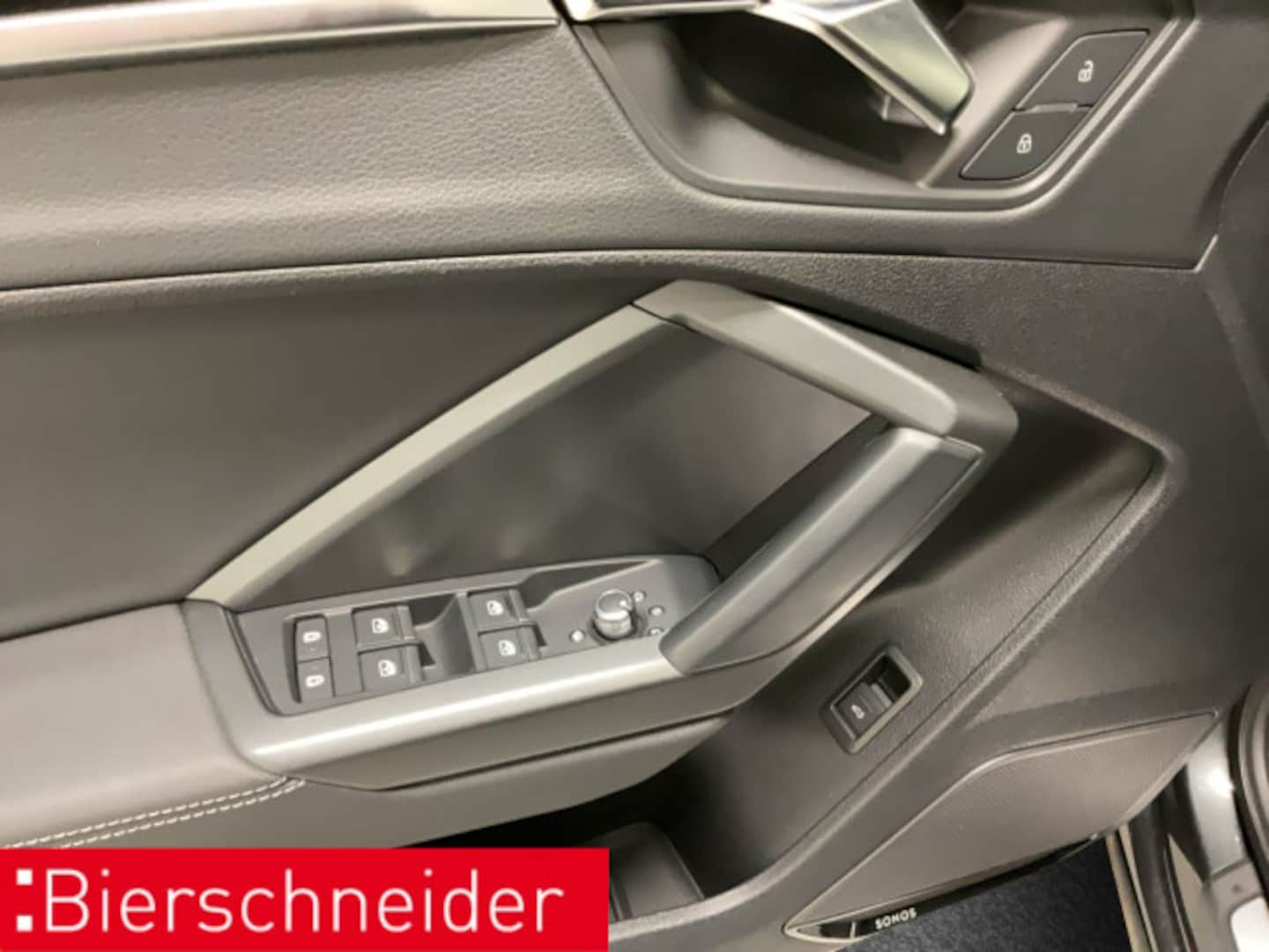 Bild über Audi Q3 S line 40 TFSI quattro S tronic - für weitere Informationen kontaktieren Sie den Audi Partner