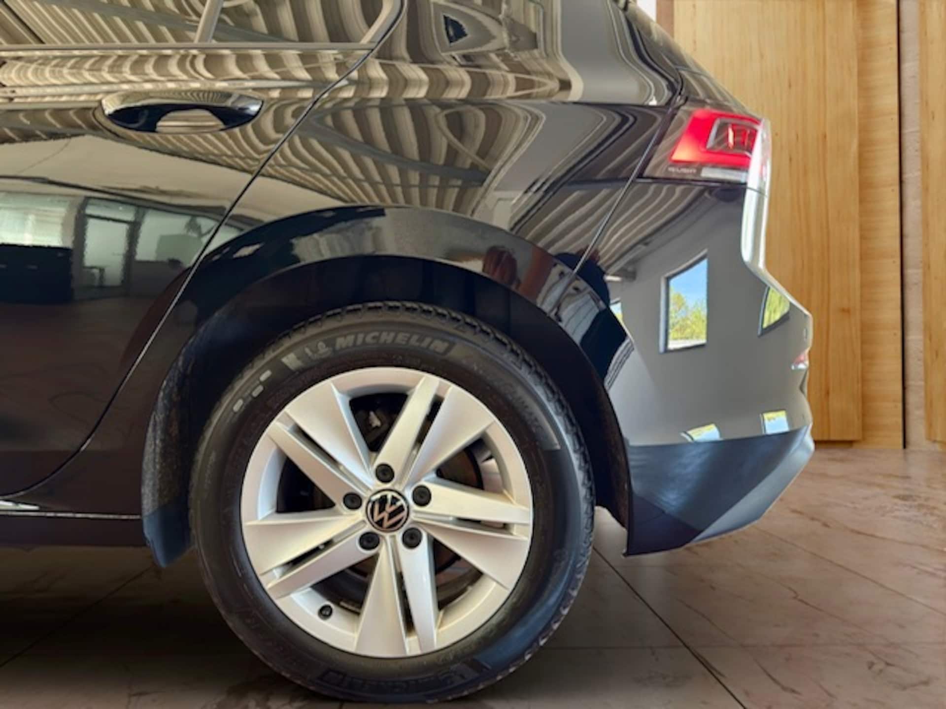 Volkswagen Golf Life