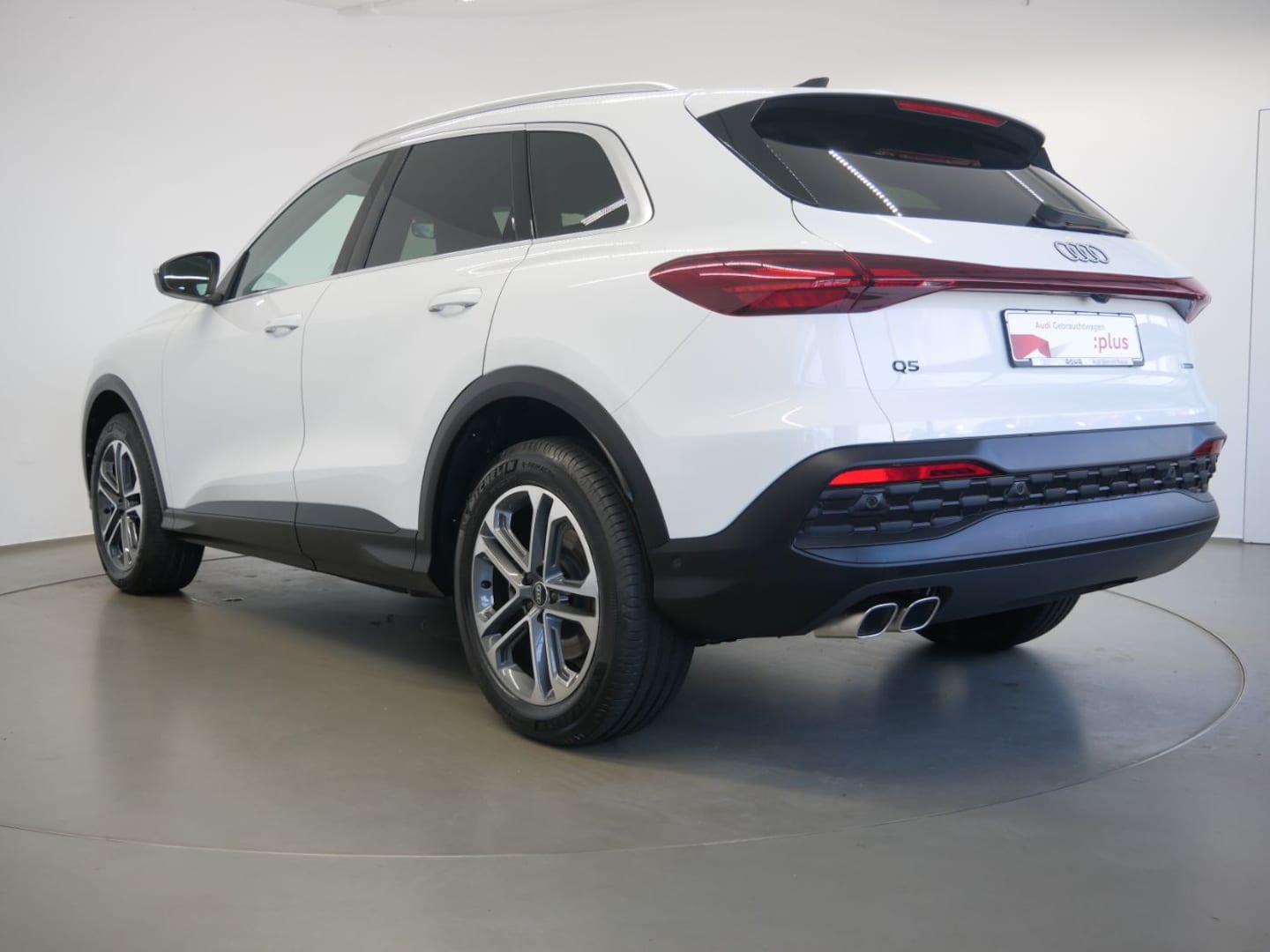 Bild über Audi Q5 SUV TDI quattro 150 kW S tronic - für weitere Informationen kontaktieren Sie den Audi Partner