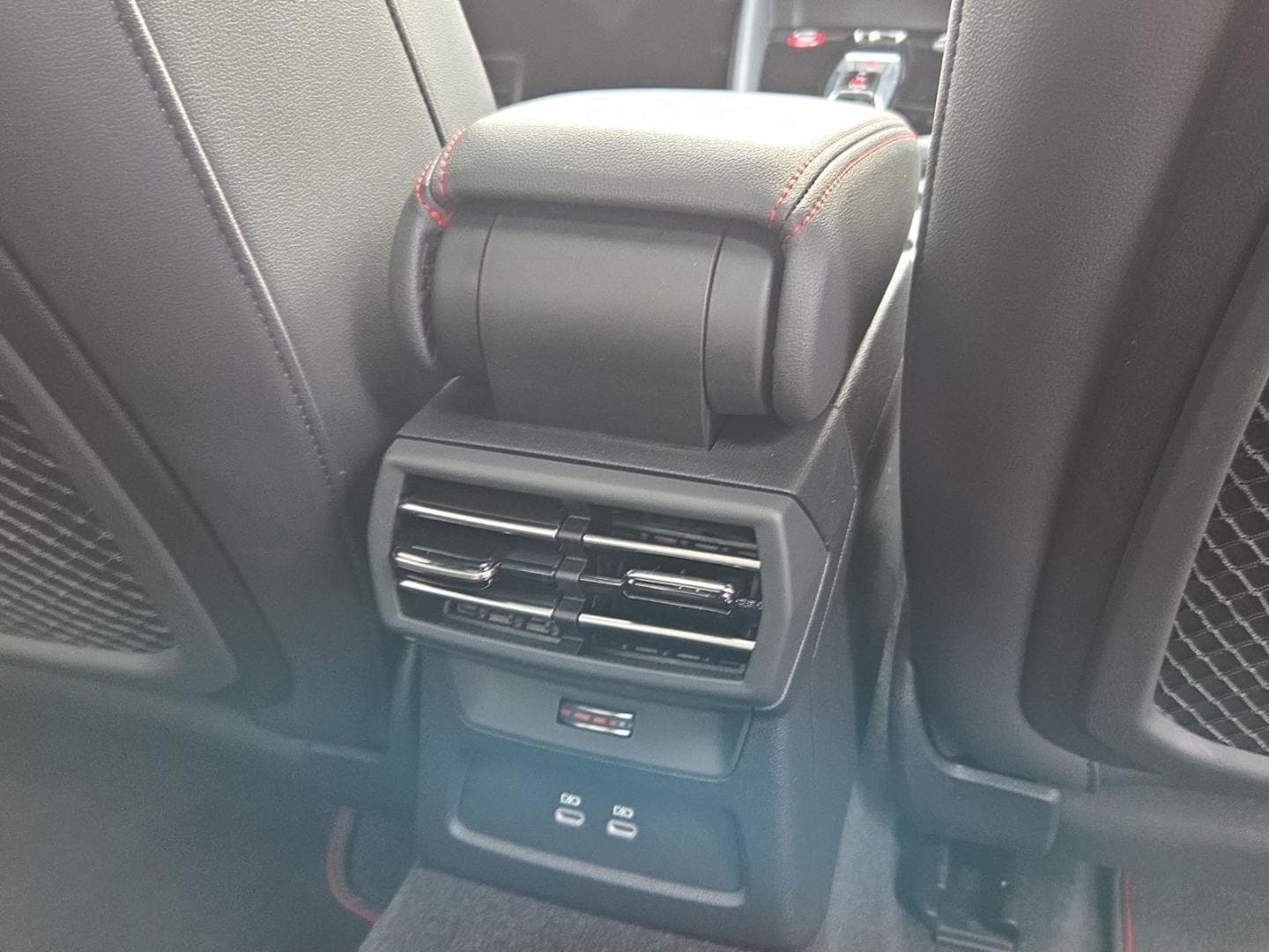 Bild über Audi S3 Limousine TFSI quattro S tronic - für weitere Informationen kontaktieren Sie den Audi Partner