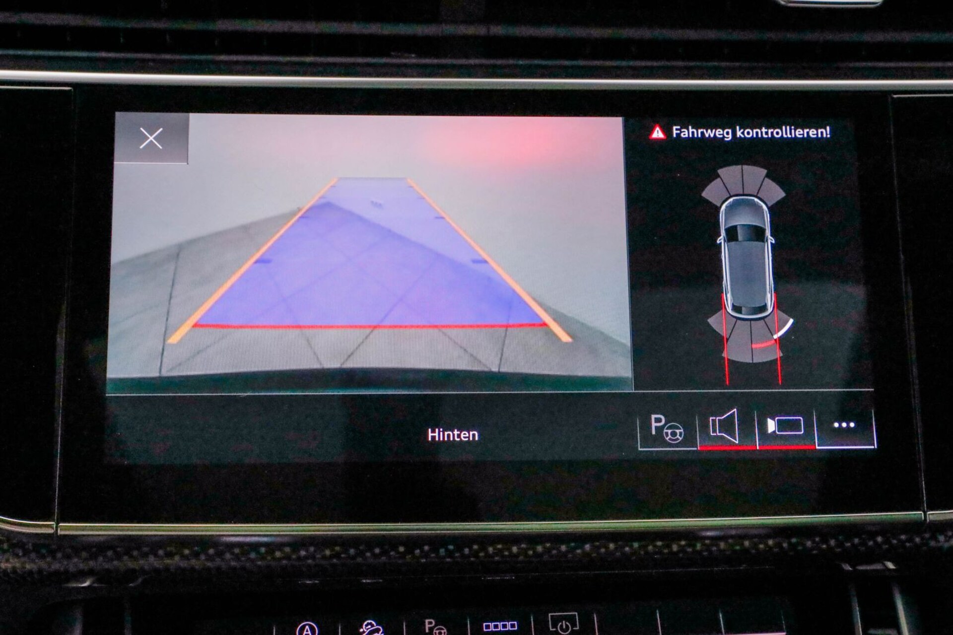 Audi SQ8 SUV