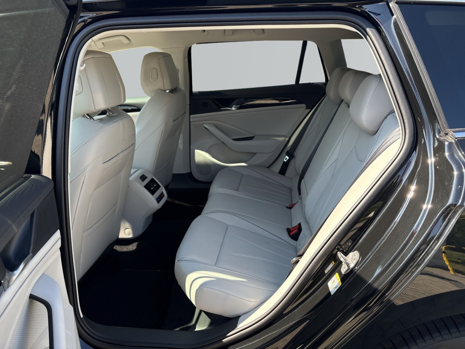 Volkswagen Passat – Bild 9