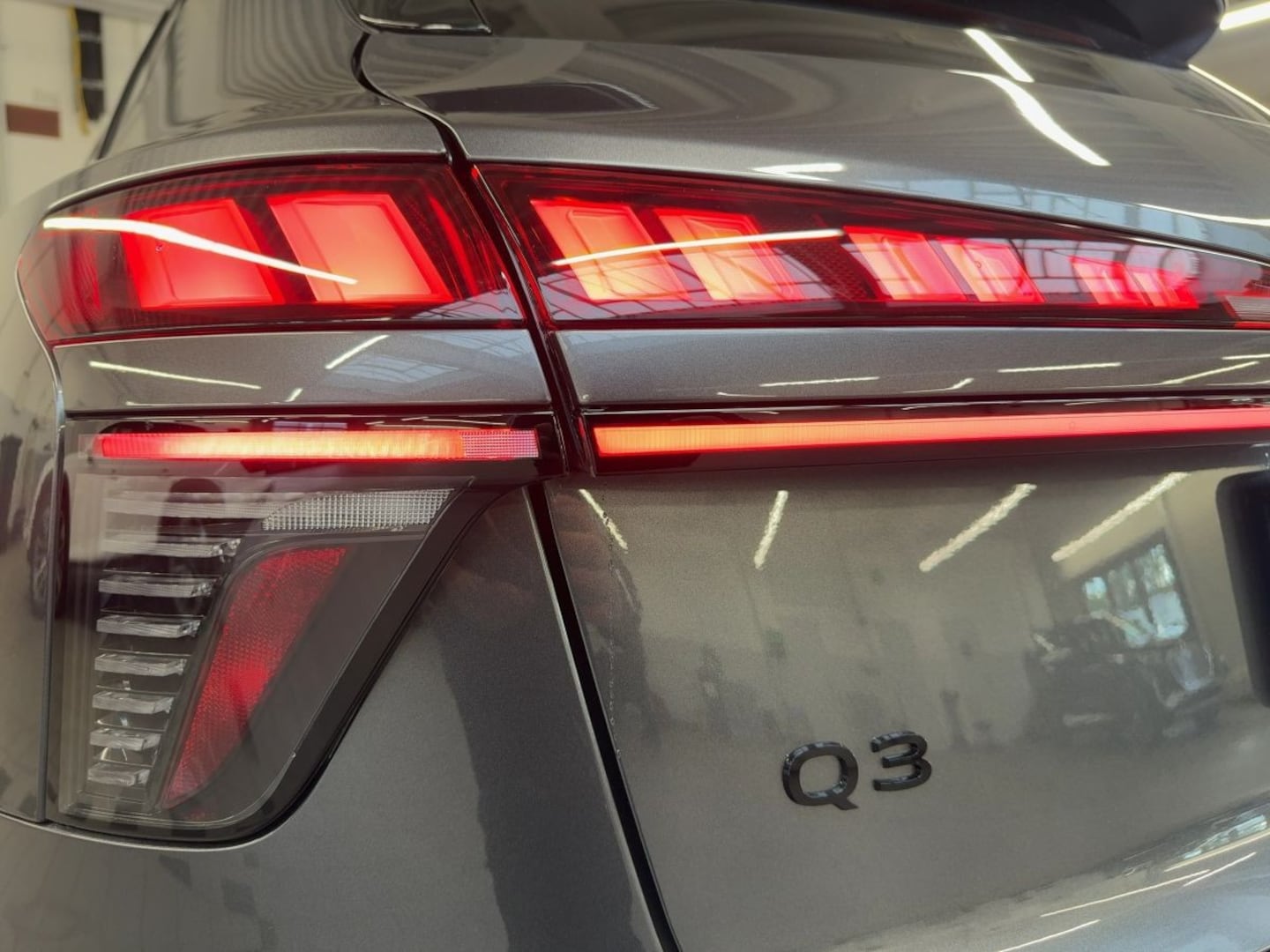 Bild über Audi Q3 SUV TDI quattro 142 kW S tronic - für weitere Informationen kontaktieren Sie den Audi Partner