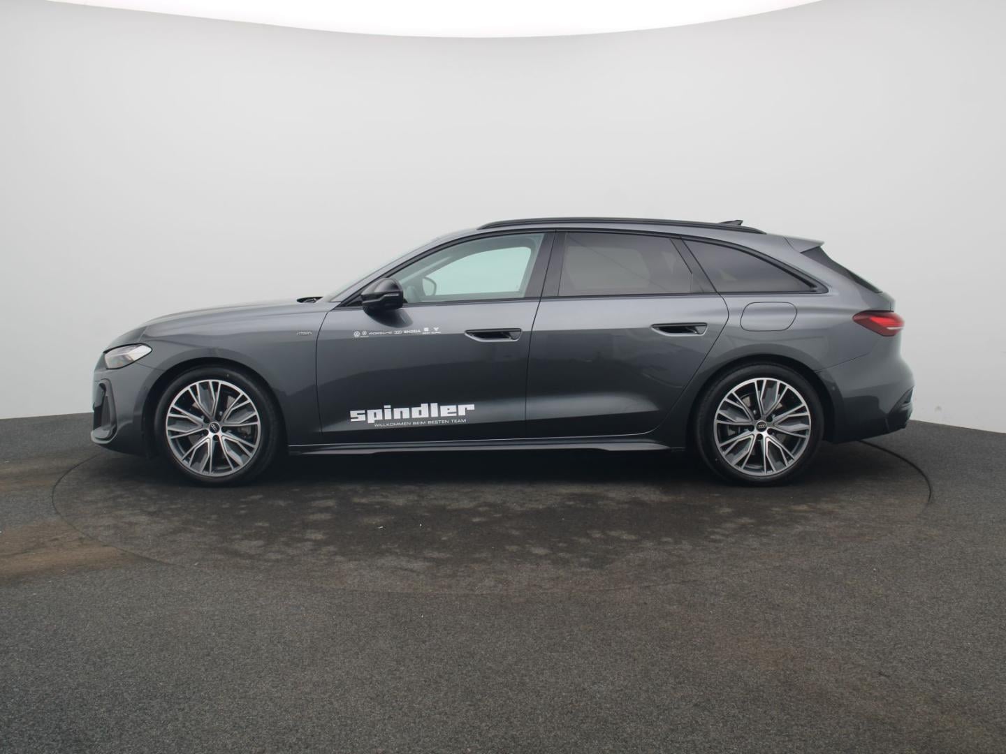 Bild über Audi A5 Avant e-hybrid e-hybrid quattro 220 kW S tronic - für weitere Informationen kontaktieren Sie den Audi Partner