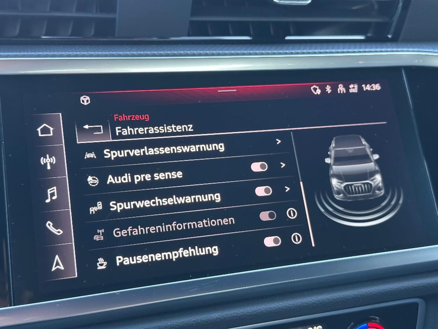 Bild über Audi Q3 S line 40 TFSI quattro S tronic - für weitere Informationen kontaktieren Sie den Audi Partner