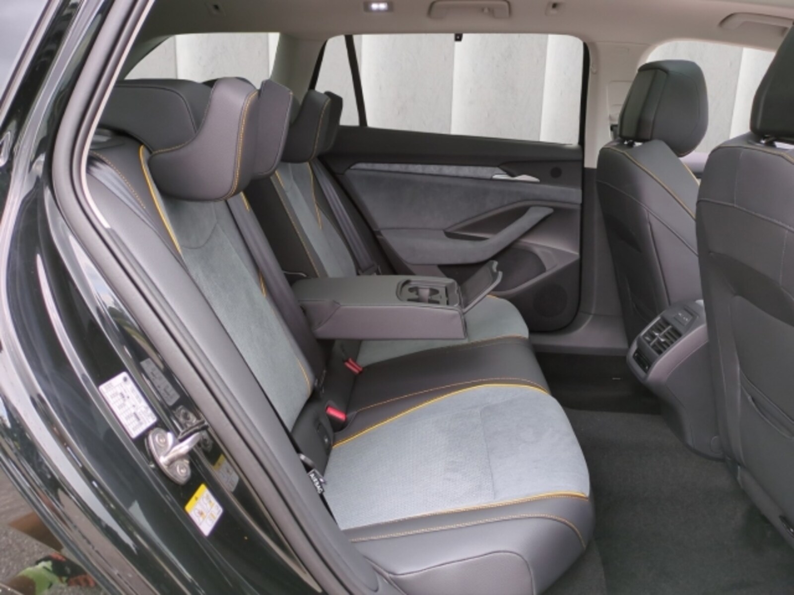 Škoda Superb Combi – Bild 9