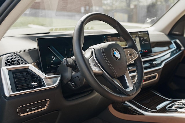 2026 BMW X7 40i - Photo 9