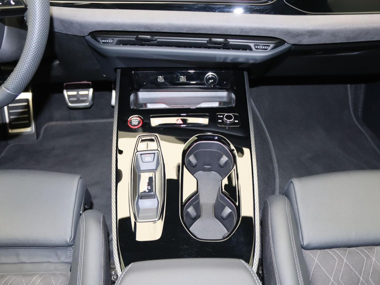 Bild über Audi A5 Avant TDI quattro 150 kW S tronic - für weitere Informationen kontaktieren Sie den Audi Partner