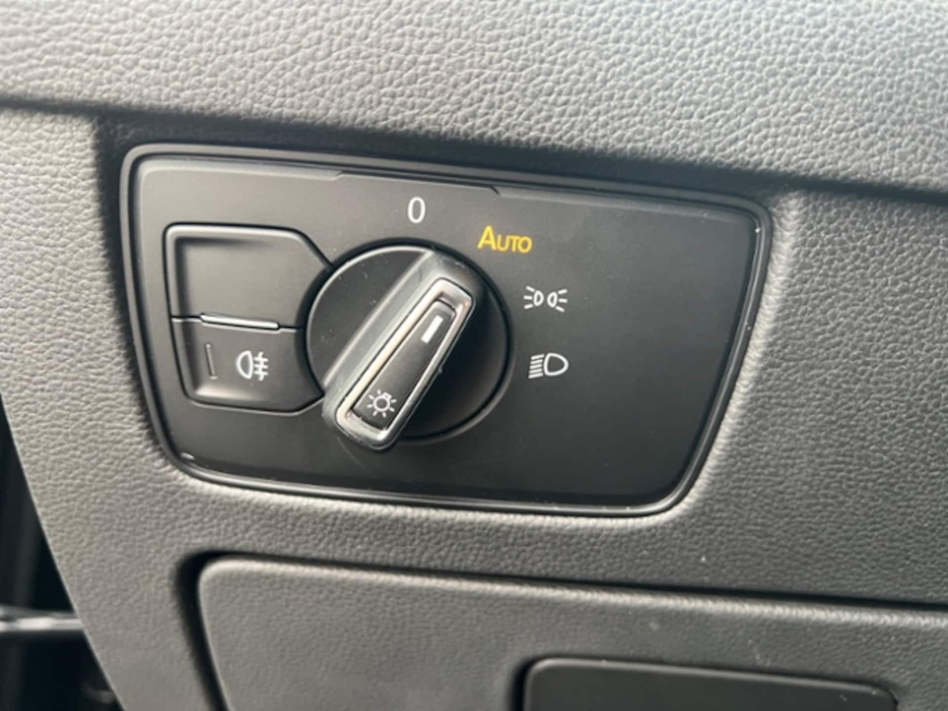 Volkswagen Passat Variant Basis-Modell