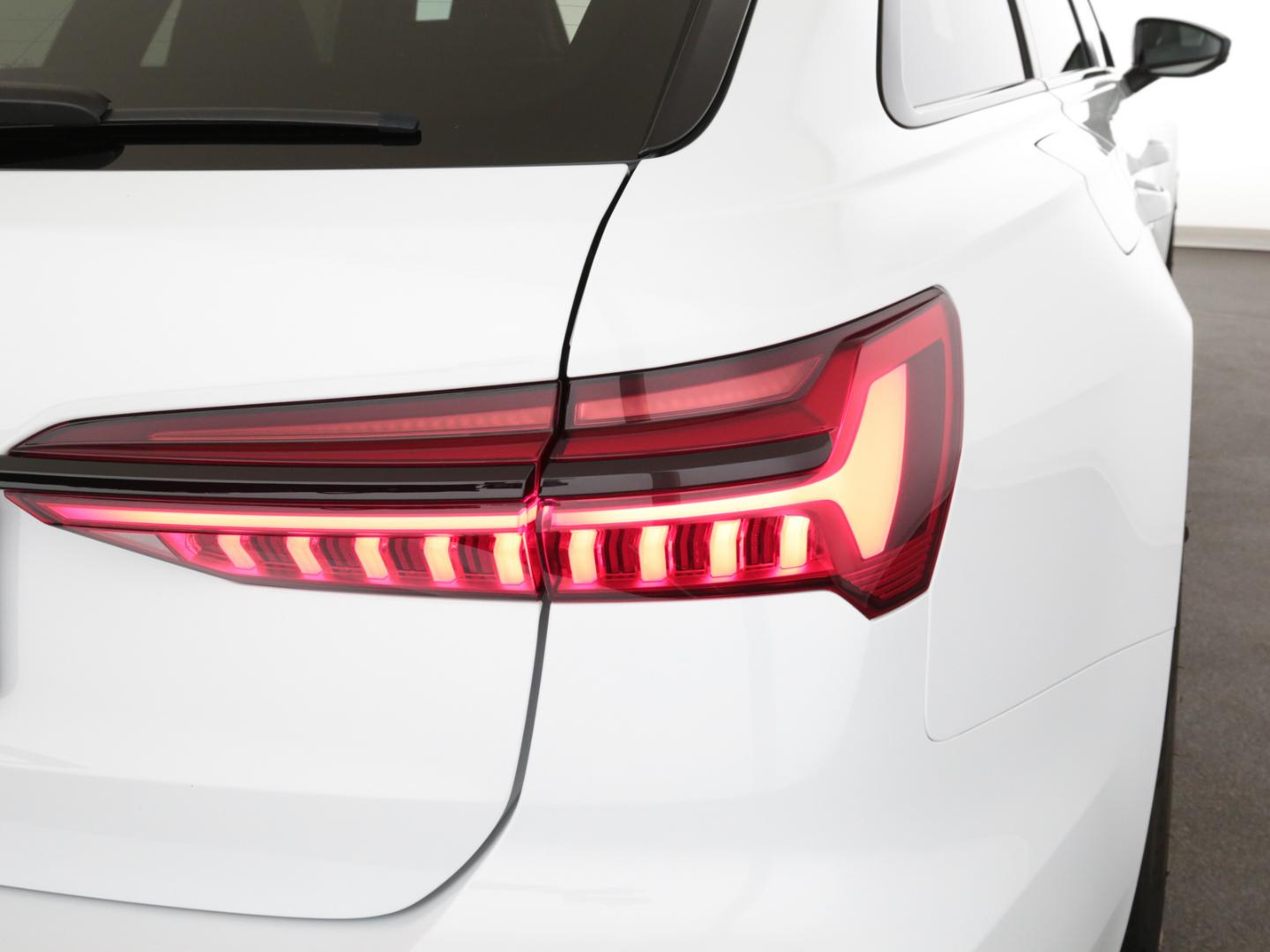 Image about Audi RS 6 Avant performance TFSI quattro tiptronic