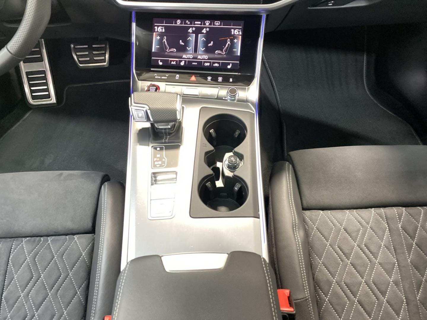 Bild über Audi S6 Avant TDI quattro tiptronic - für weitere Informationen kontaktieren Sie den Audi Partner