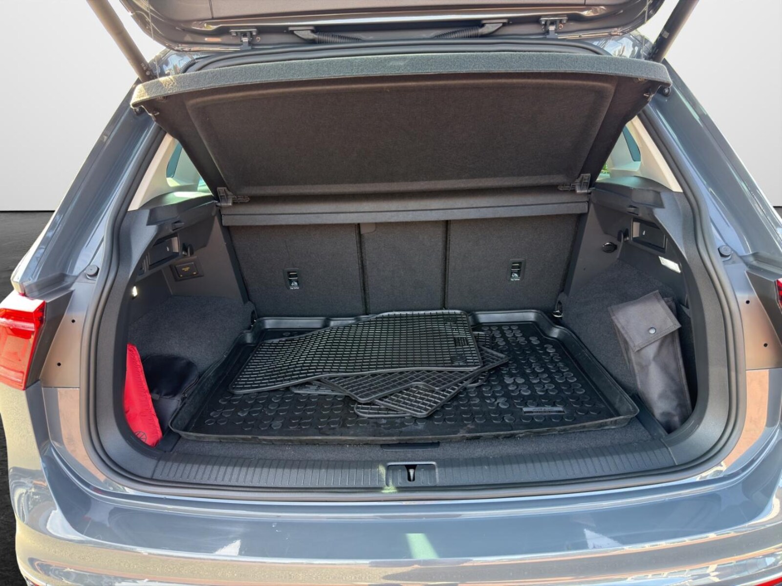 Volkswagen Tiguan – Bild 12