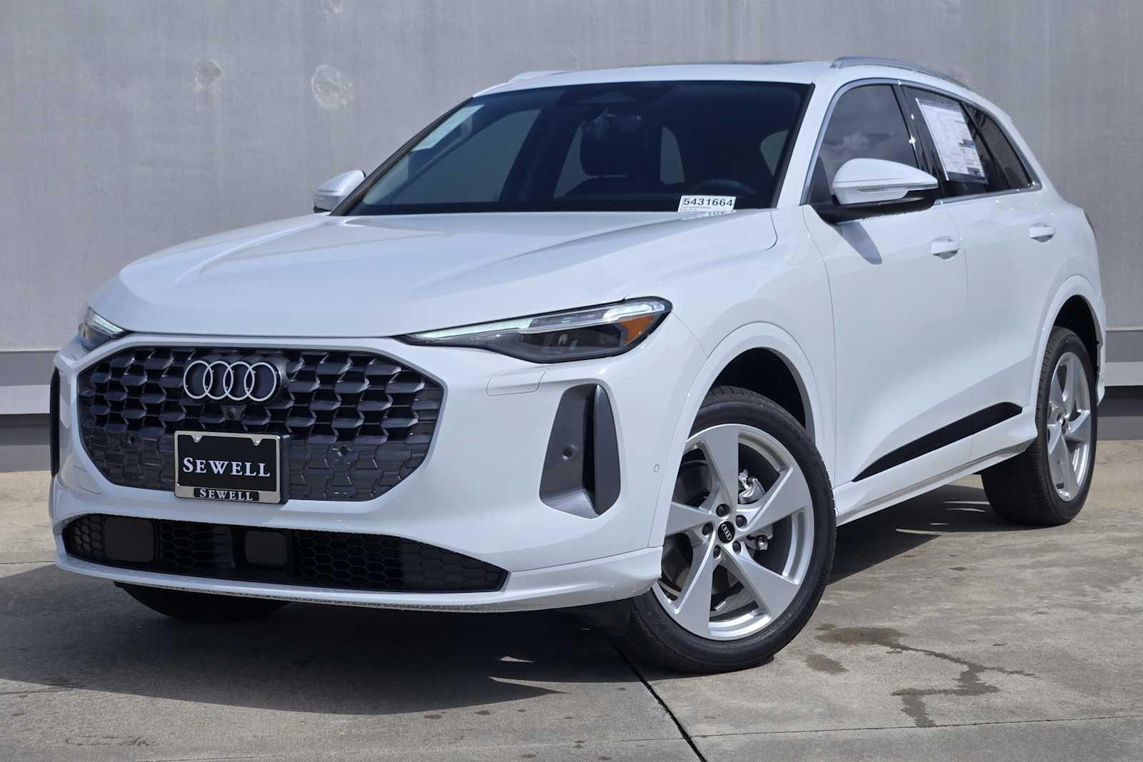 2026 Audi Q5 Premium Plus quattro's photo