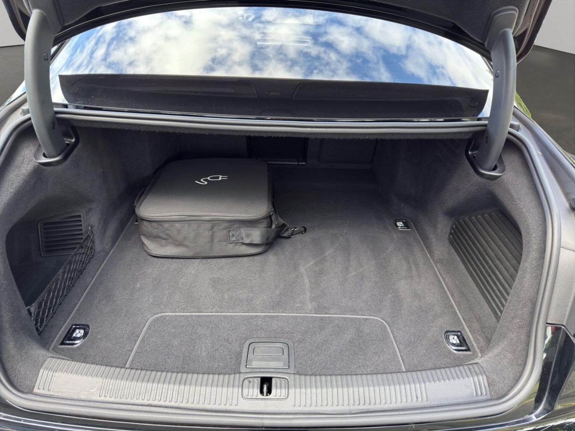 Audi A8 TFSI e