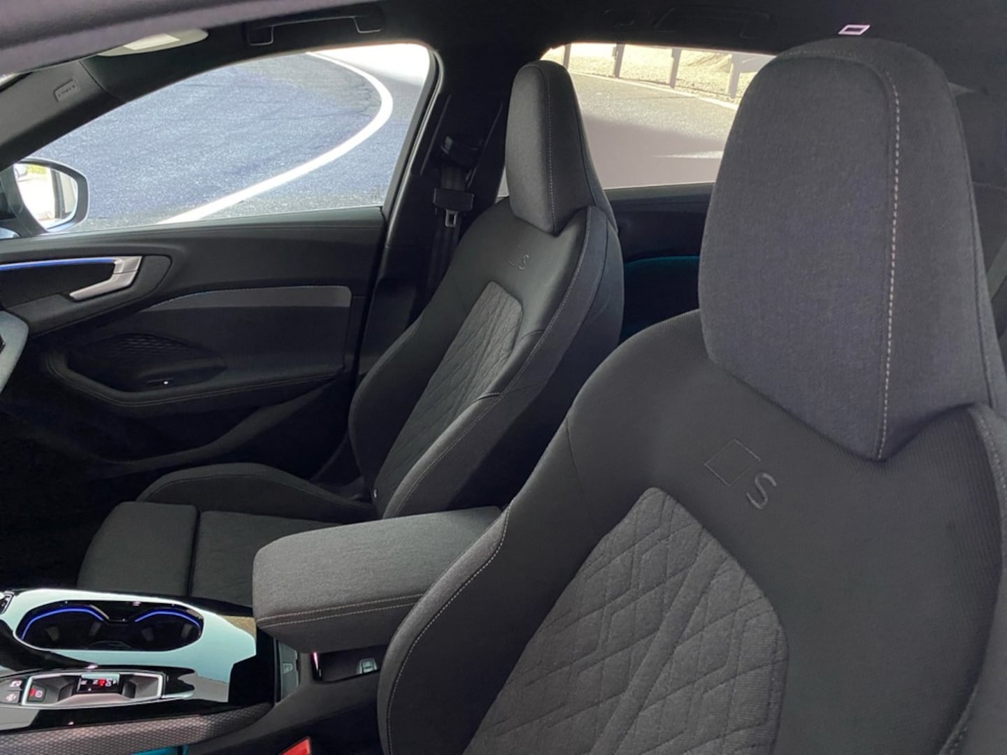 Bild über Audi A5 Avant TFSI quattro S tronic - für weitere Informationen kontaktieren Sie den Audi Partner