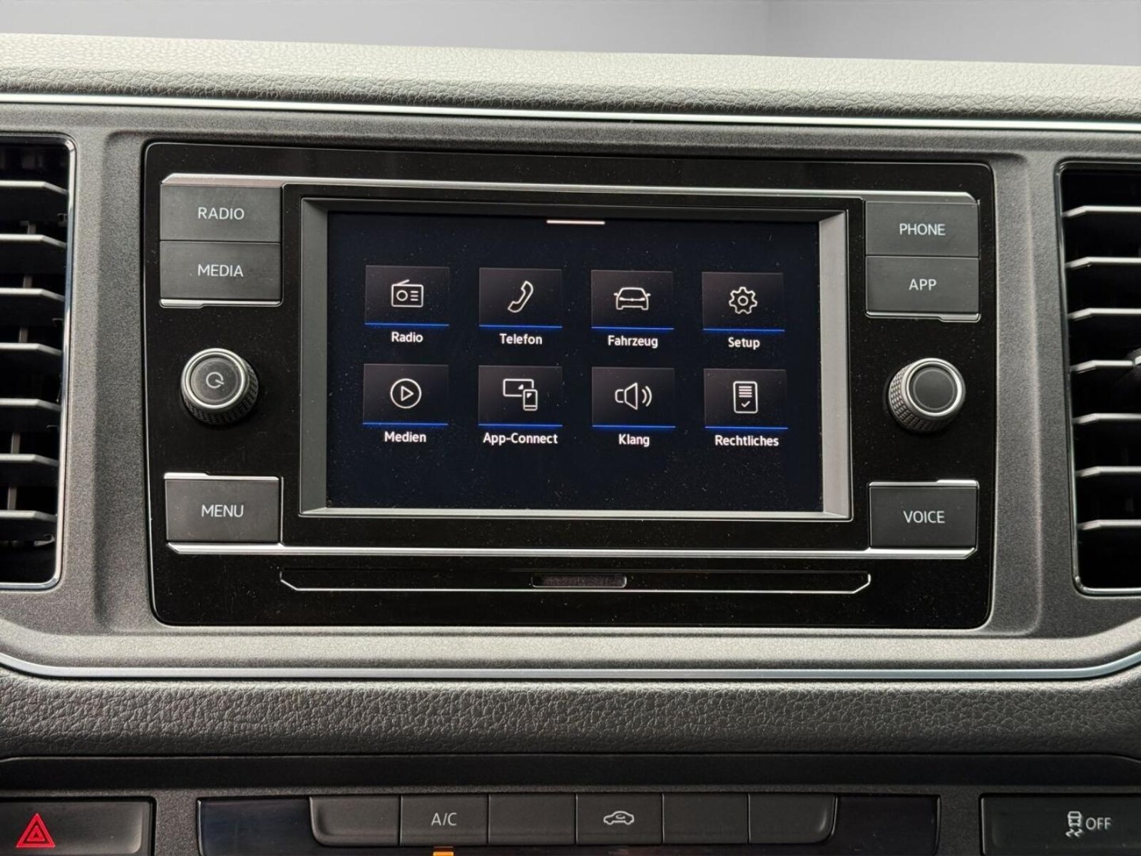 Volkswagen Crafter Kasten mittlerer Radstand – Bild 11