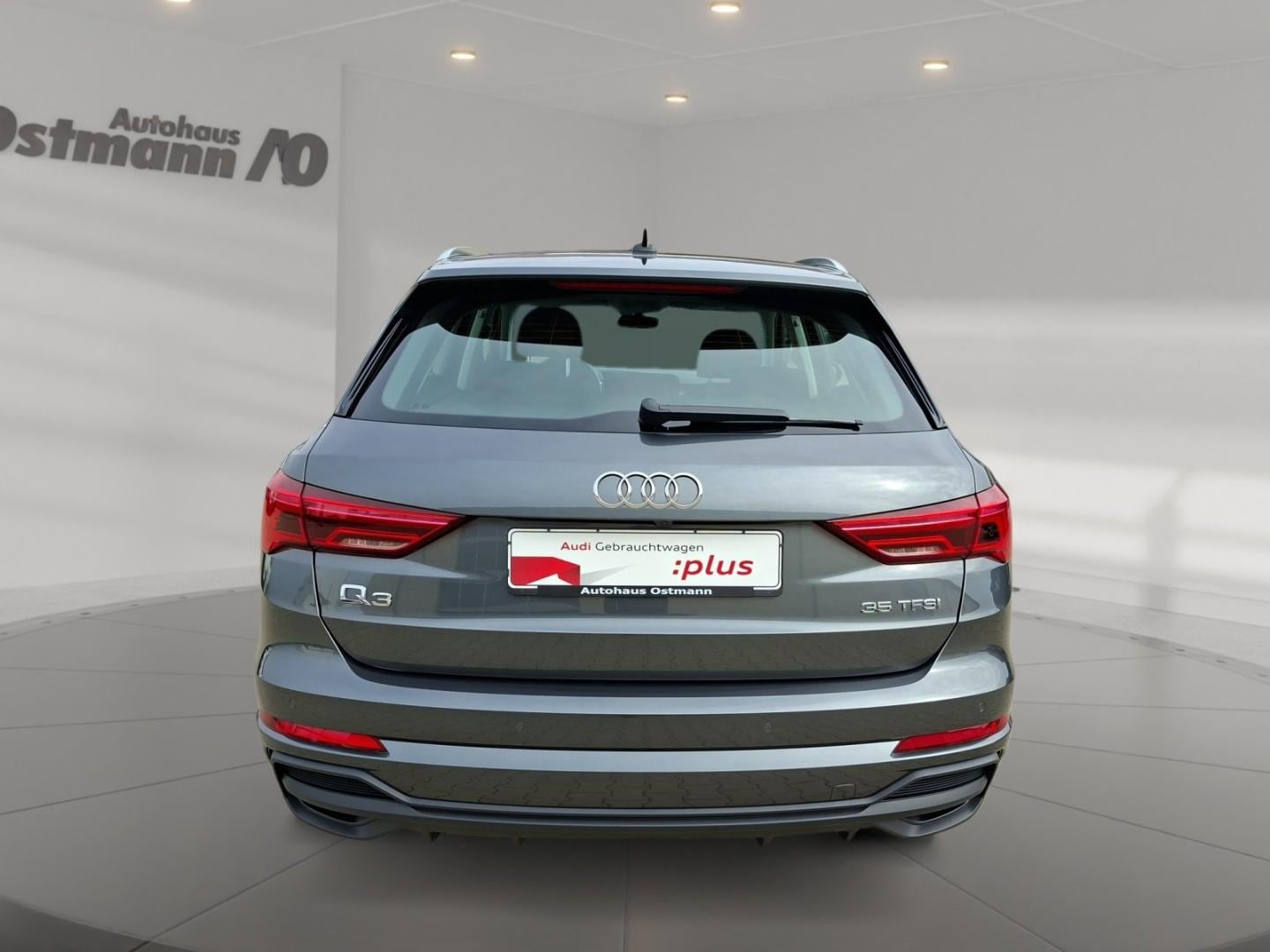 Bild über Audi Q3 S line 35 TFSI Schaltgetriebe - für weitere Informationen kontaktieren Sie den Audi Partner