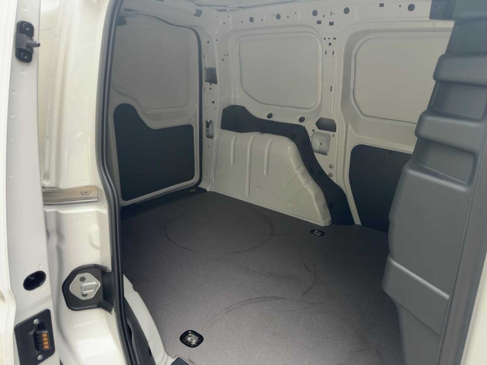 Volkswagen Caddy Cargo – Bild 8