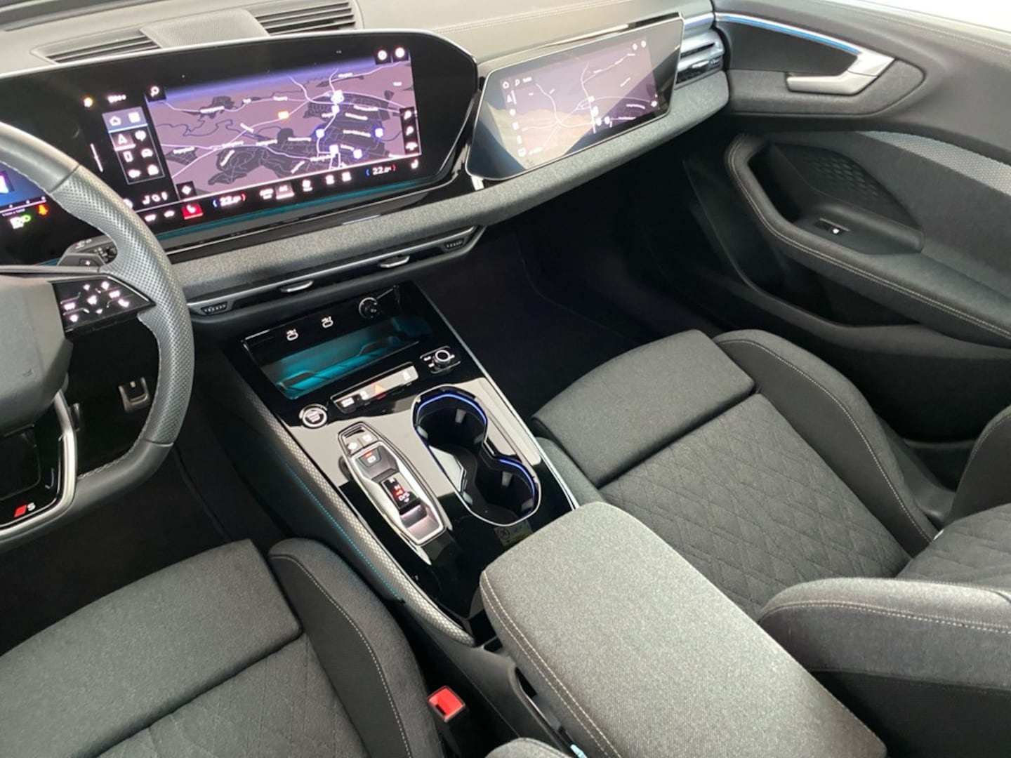 Bild über Audi A5 Avant TFSI quattro S tronic - für weitere Informationen kontaktieren Sie den Audi Partner
