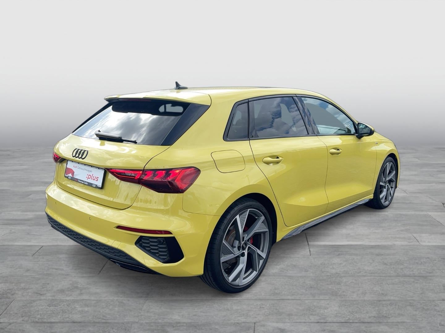 Bild über Audi A3 Sportback S line 35 TFSI S tronic - für weitere Informationen kontaktieren Sie den Audi Partner