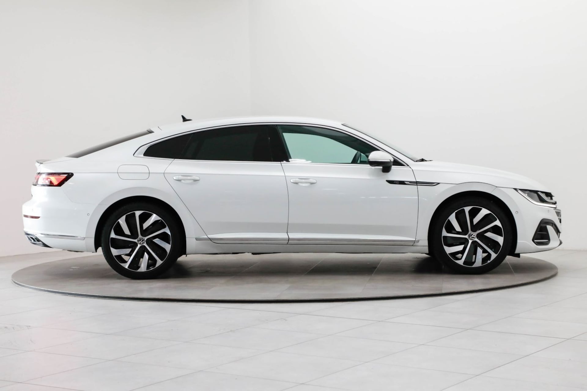 Volkswagen Arteon R-Line