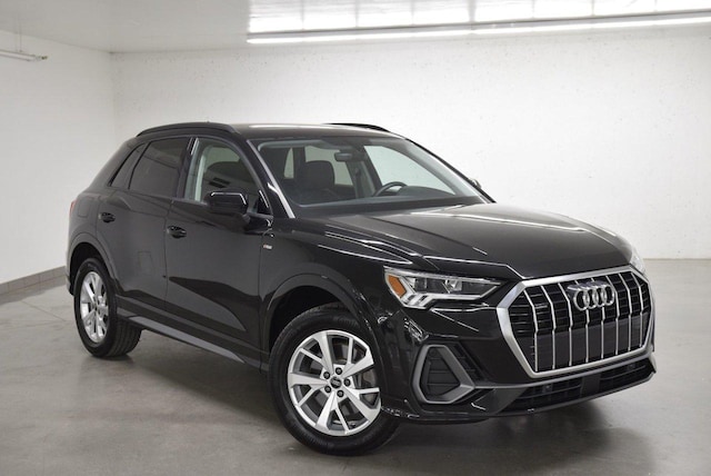 Image de {{modelName}} 2024 Audi Q3 SUV 