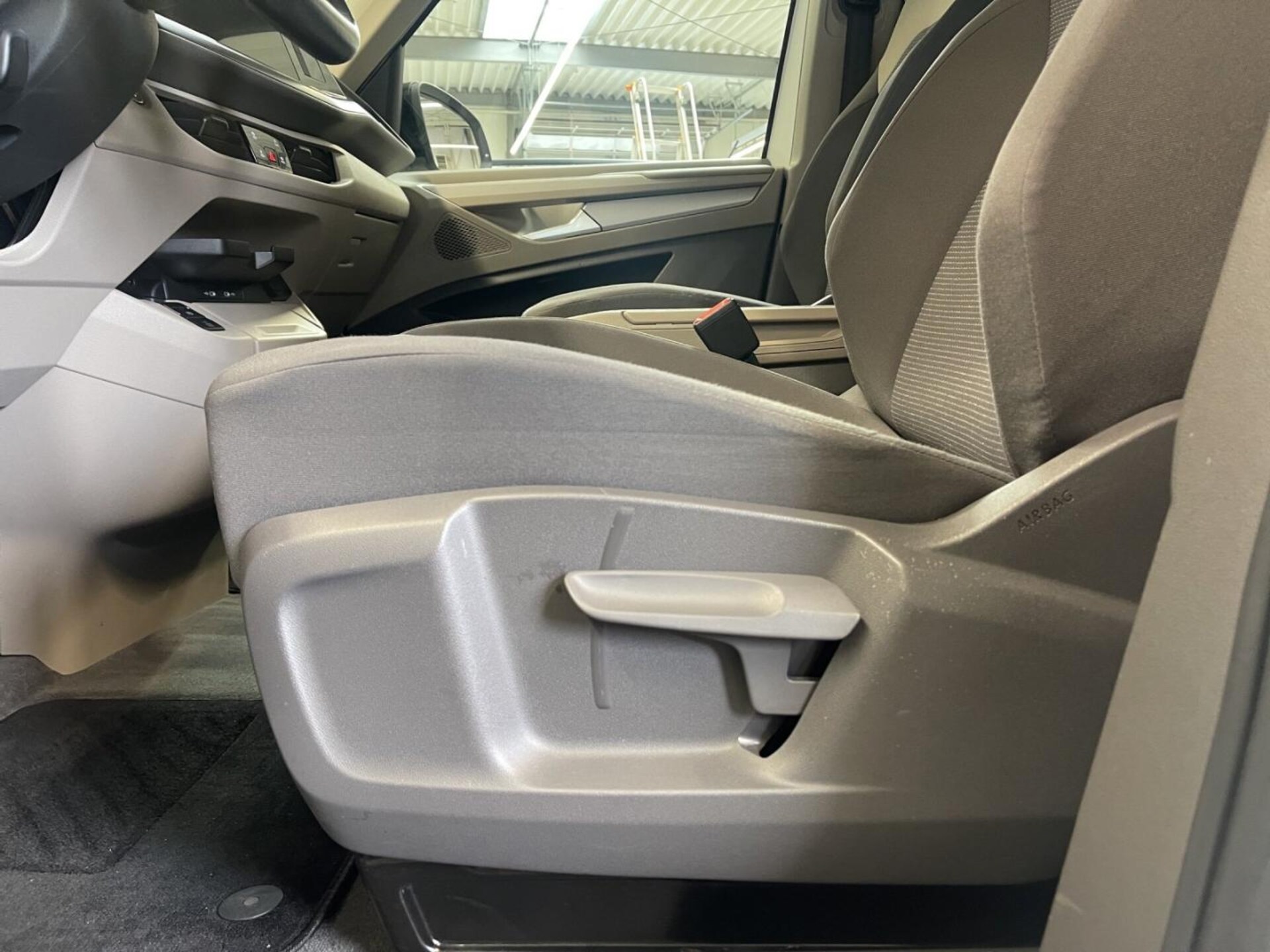 Volkswagen Multivan Basis-Modell