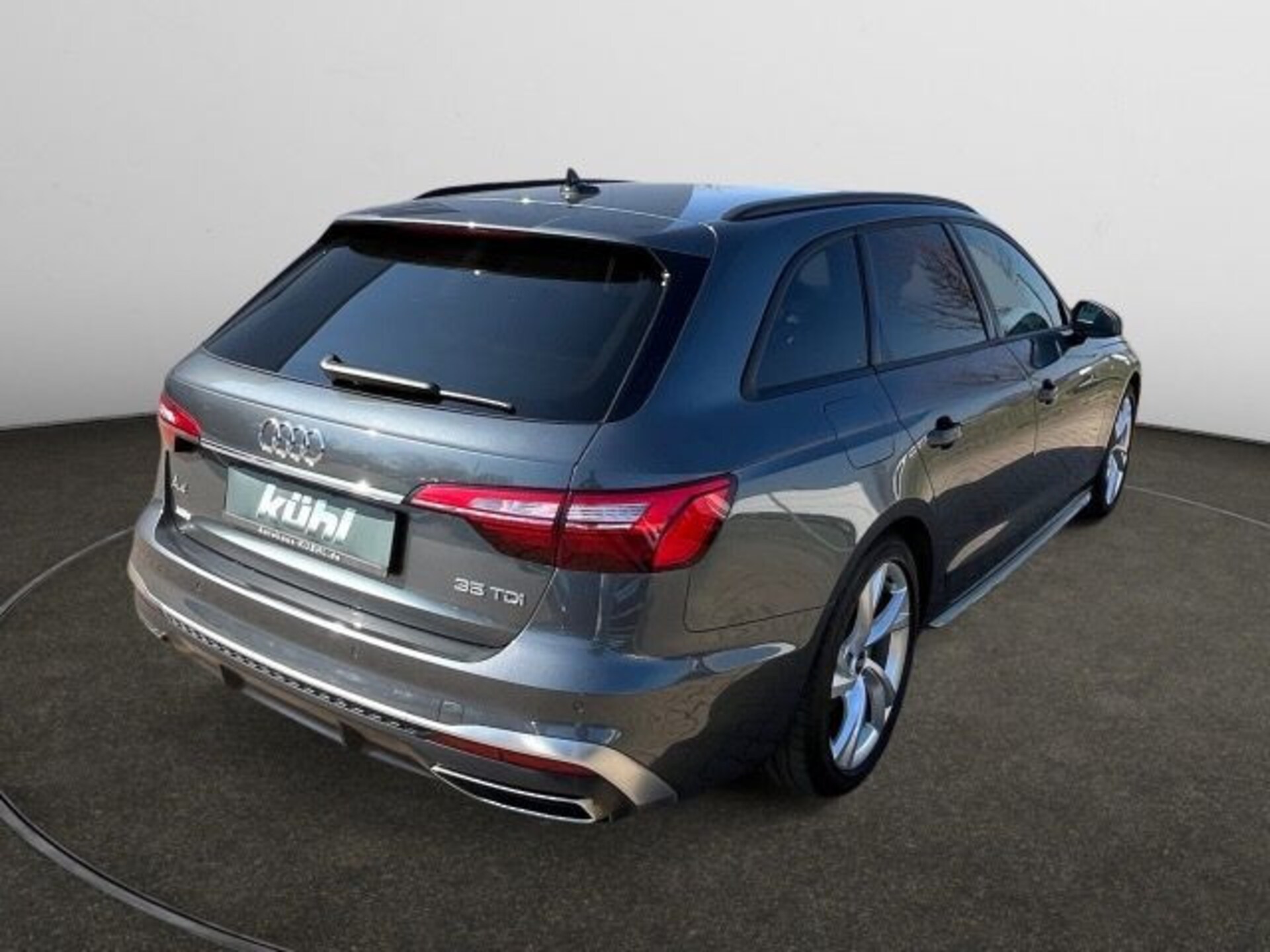 Audi A4 Avant S line