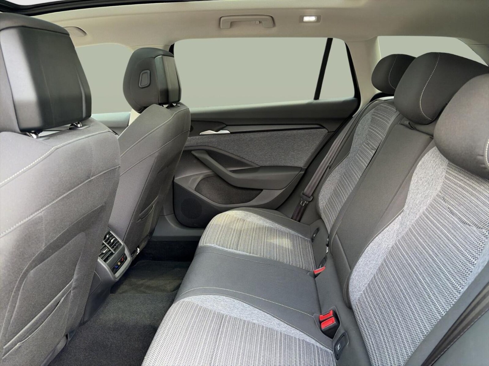 Škoda Superb Combi – Bild 14