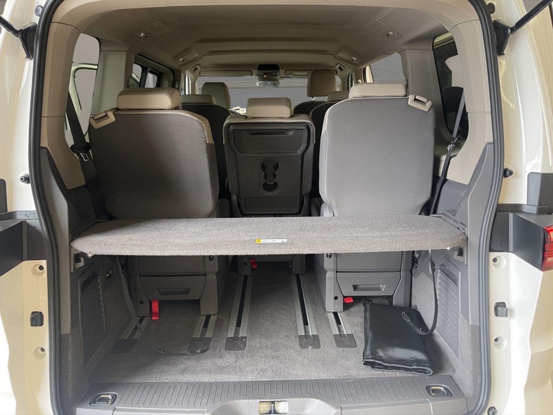 Volkswagen Multivan Basis-Modell