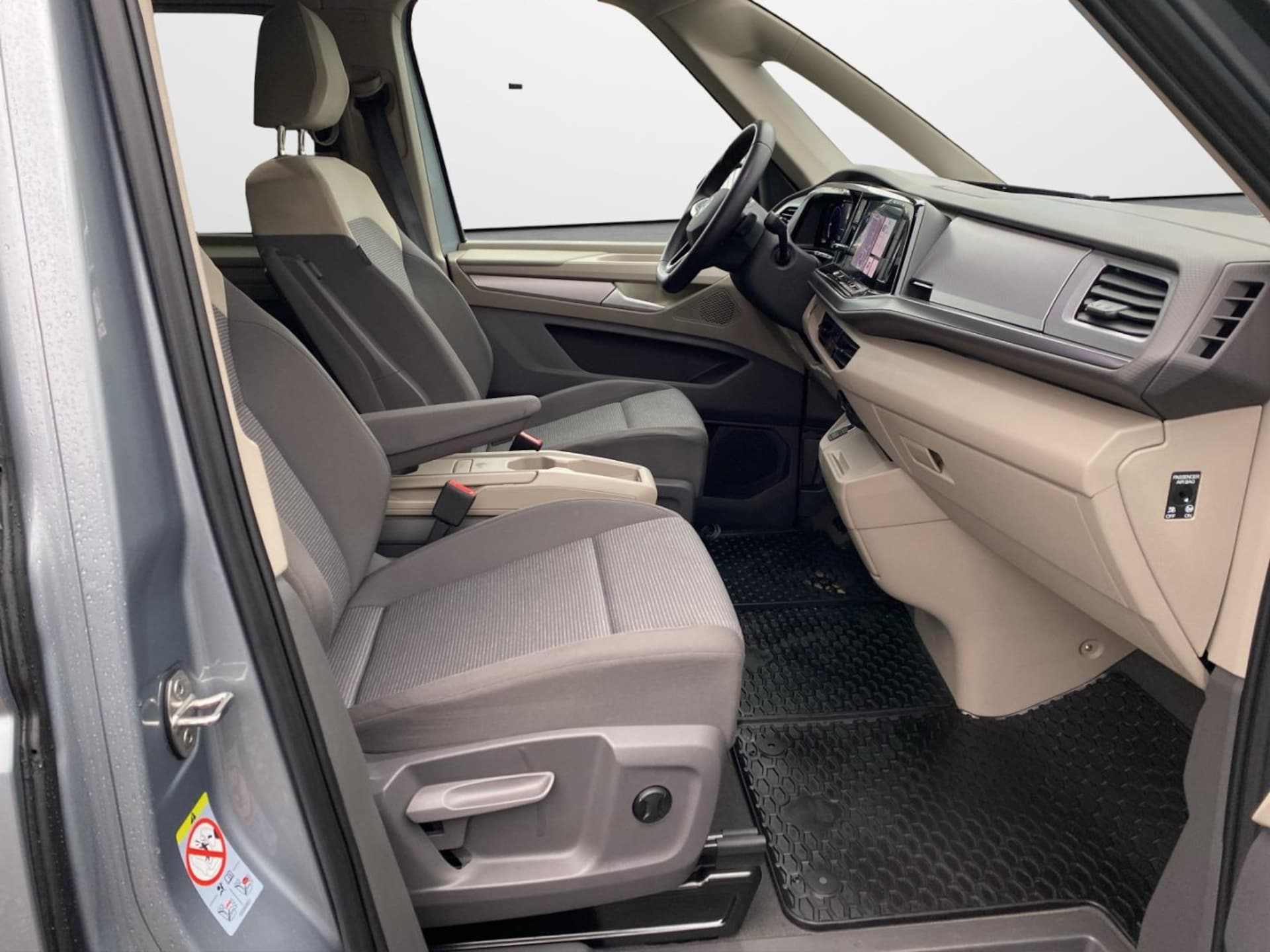 Volkswagen Multivan Langversion Basis-Modell