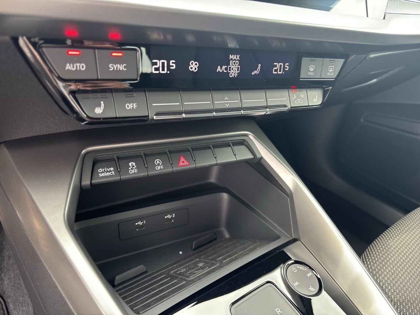 Bild über Audi A3 Sportback S line 35 TFSI S tronic - für weitere Informationen kontaktieren Sie den Audi Partner