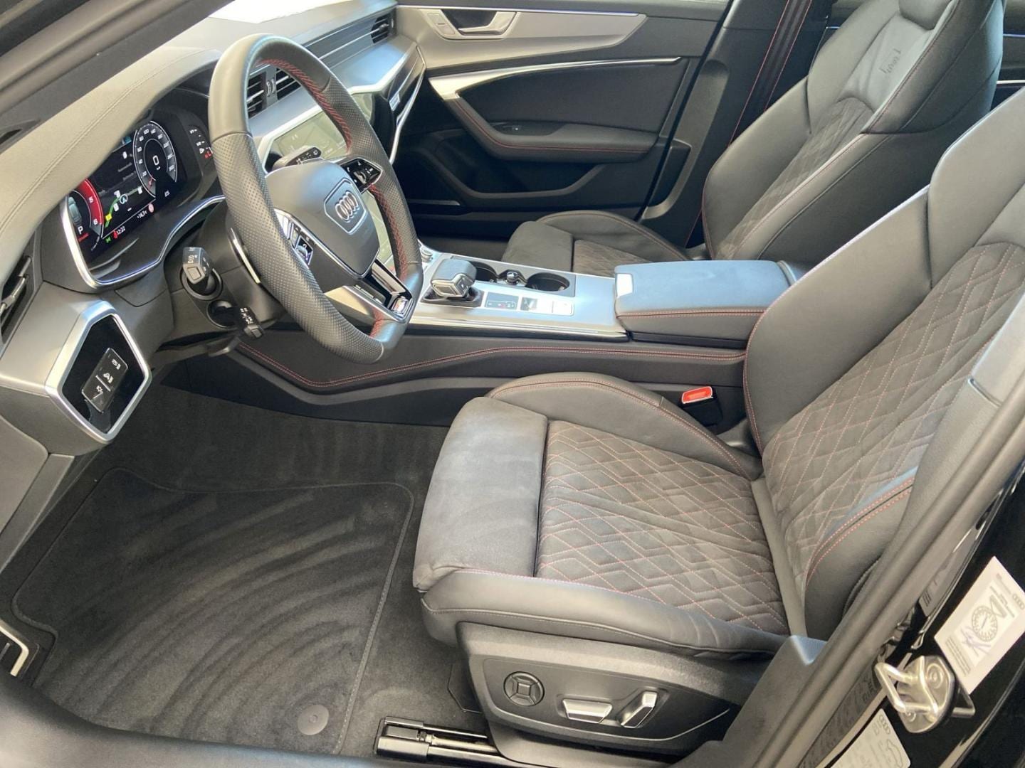 Bild über Audi S6 Avant TDI quattro tiptronic - für weitere Informationen kontaktieren Sie den Audi Partner
