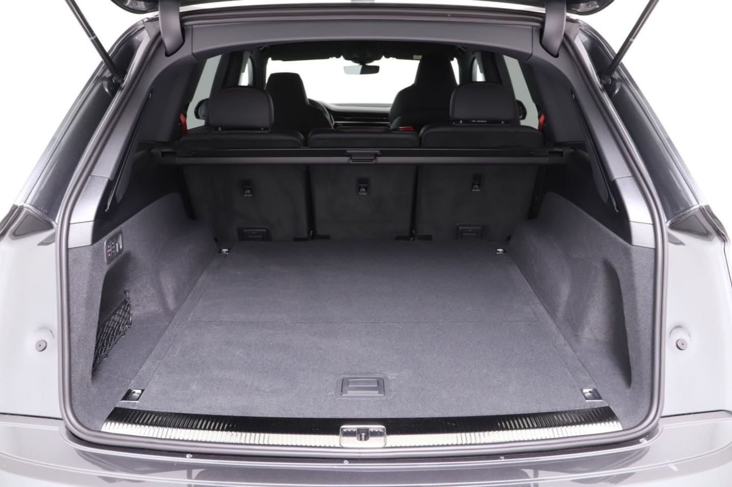 Bild über Audi SQ7 SUV TFSI quattro 373 kW tiptronic - für weitere Informationen kontaktieren Sie den Audi Partner