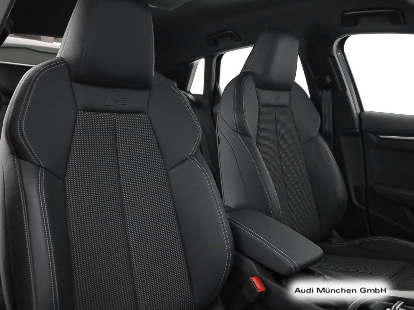 Bild über Audi S3 Sportback TFSI quattro S tronic - für weitere Informationen kontaktieren Sie den Audi Partner