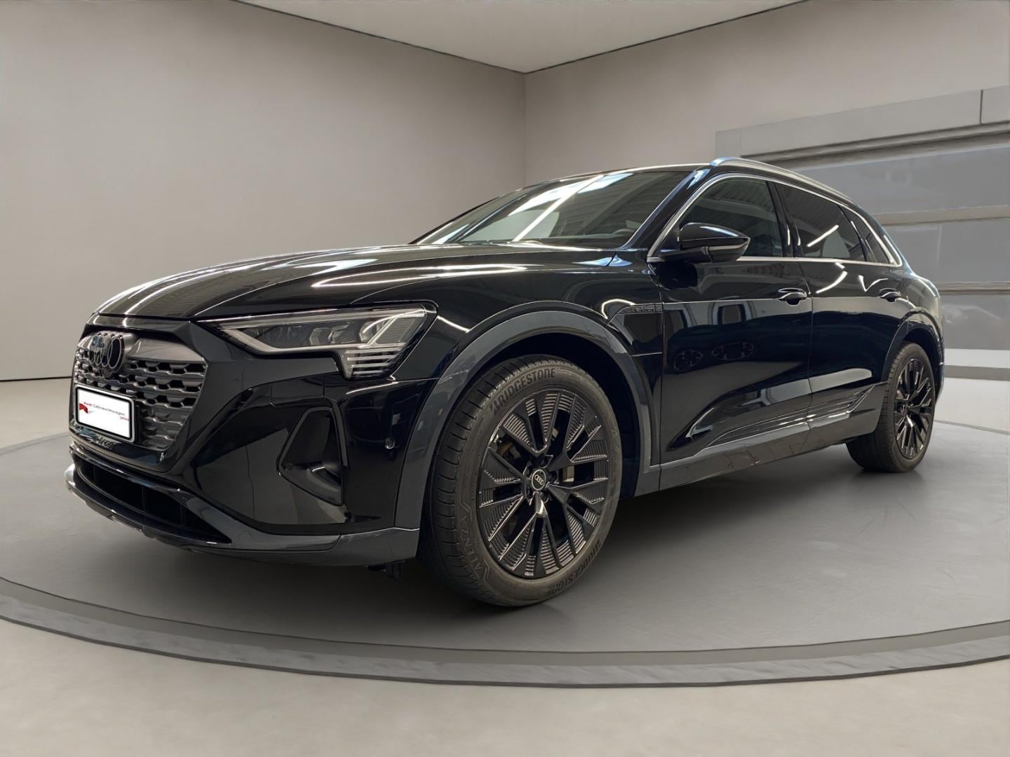 Bild über Audi Q8 e-tron advanced 50 e-tron quattro - für weitere Informationen kontaktieren Sie den Audi Partner