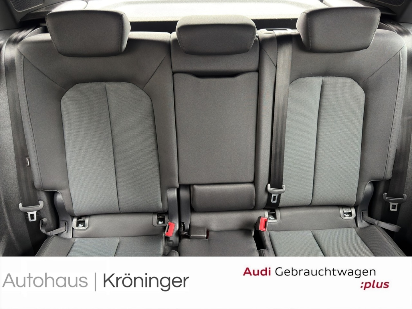 Bild über Audi Q3 advanced 35 TFSI S tronic - für weitere Informationen kontaktieren Sie den Audi Partner